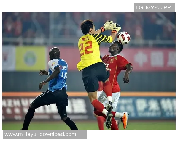 恒大与大连的巅峰对决谁能在这场比赛中笑到最后